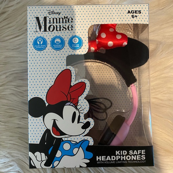 Disney’s Minnie Mouse red bow kids safe headphones